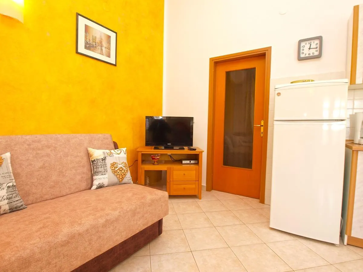 Apartments Iva 1534 Pula 0*,