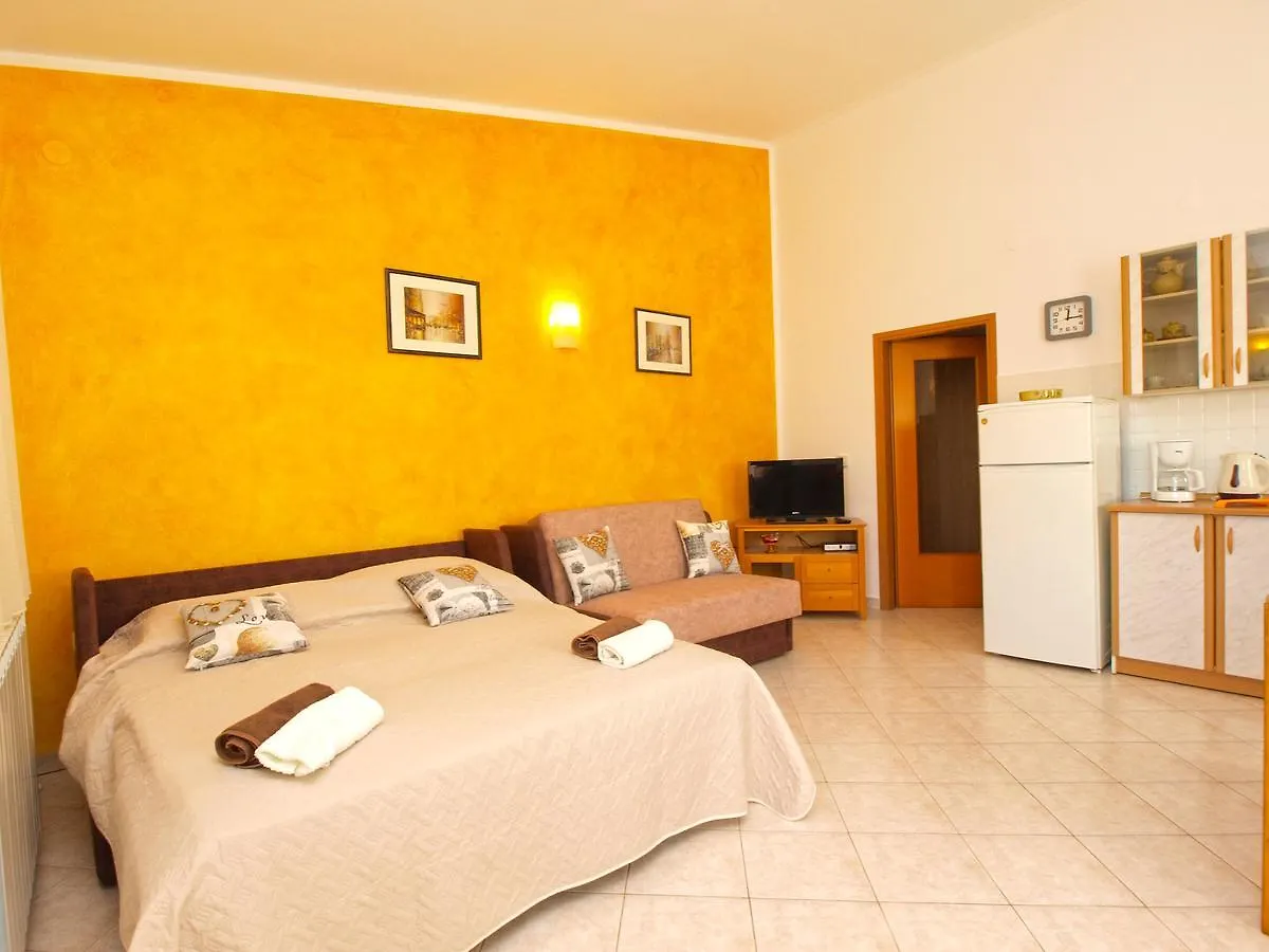 Apartments Iva 1534 Pula