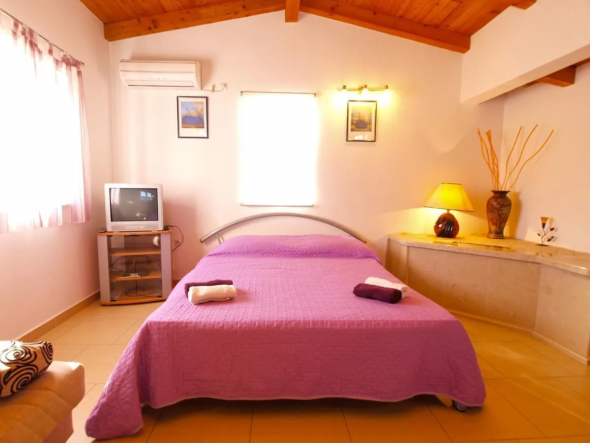 Apartments Iva 1534 Pula
