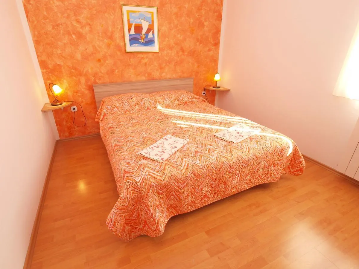 Apartments Iva 1534 Pula 0*,  Croatia
