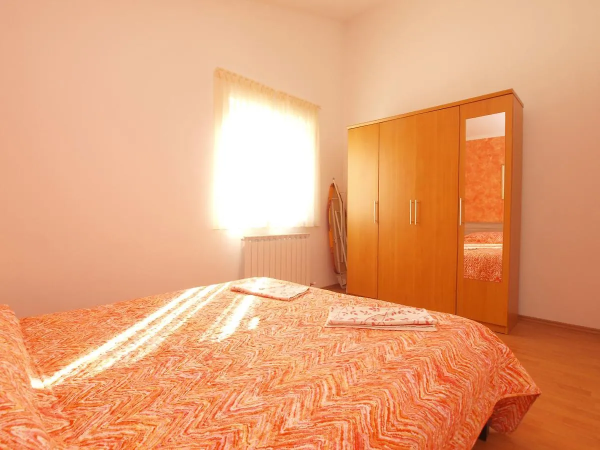 Apartments Iva 1534 Pula