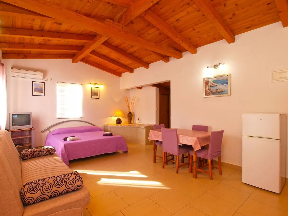 Apartments Iva 1534 Pula