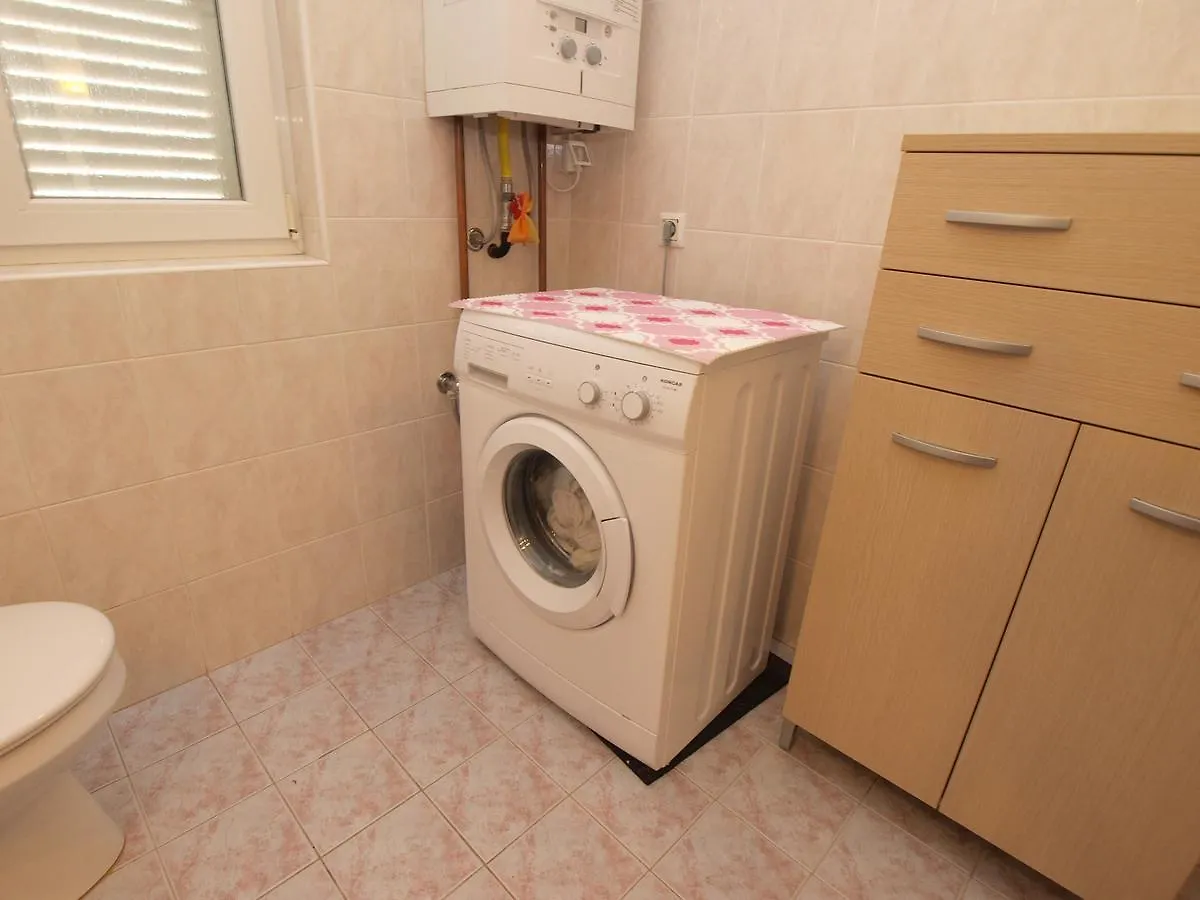 Apartments Iva 1534 Pula 0*,  Croatia