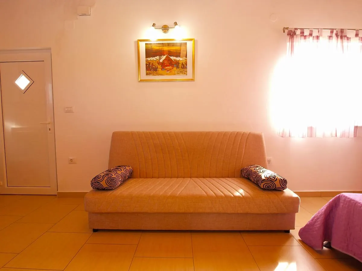 Apartments Iva 1534 Pula