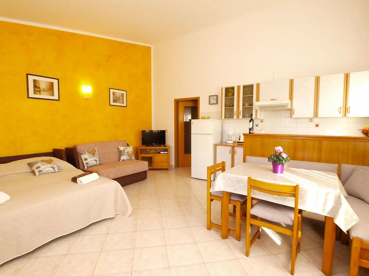 Apartments Iva 1534 Pula