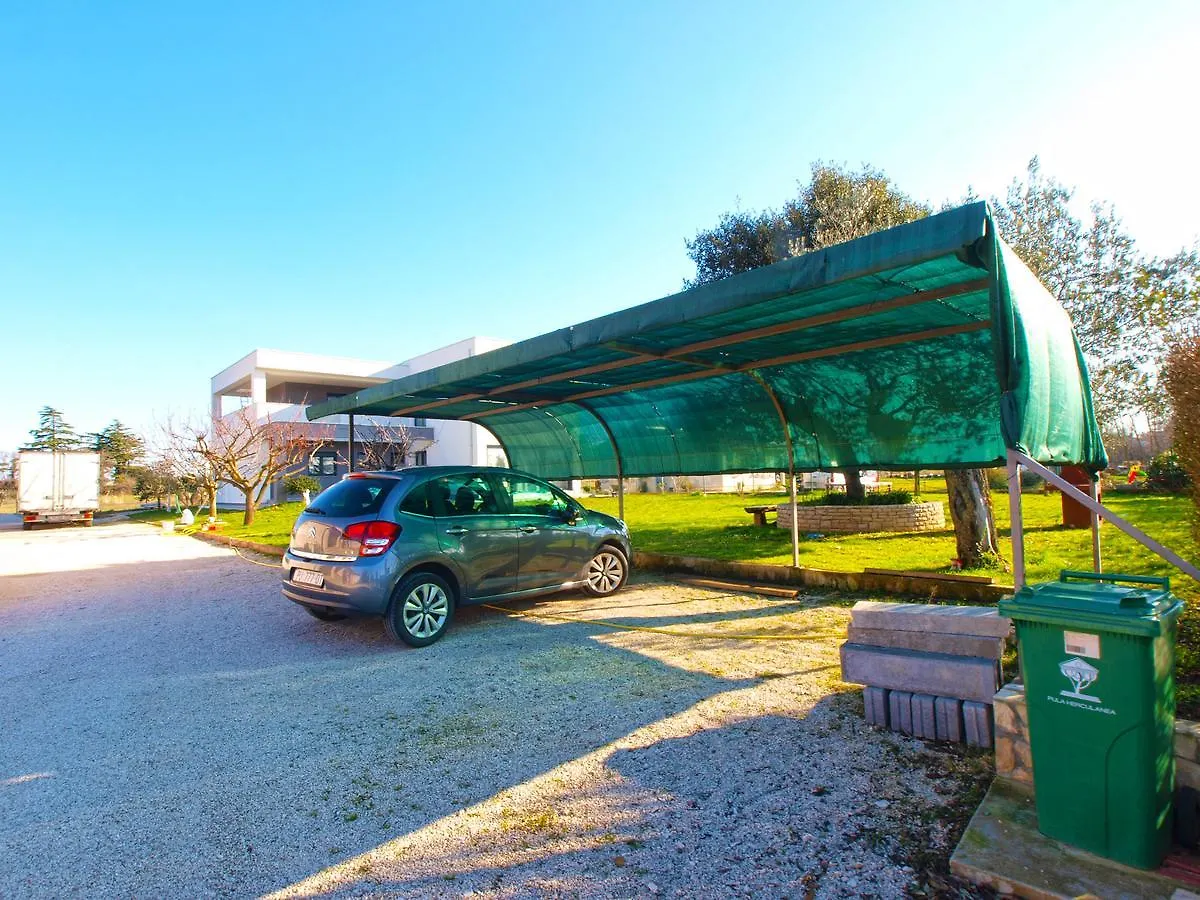 Apartments Iva 1534 Pula