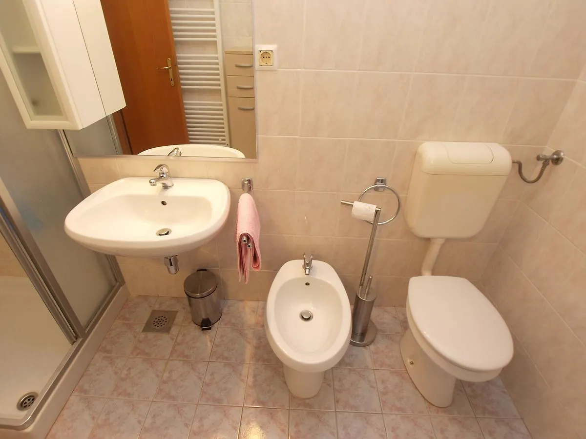 Apartments Iva 1534 Pula 0*,  Croatia